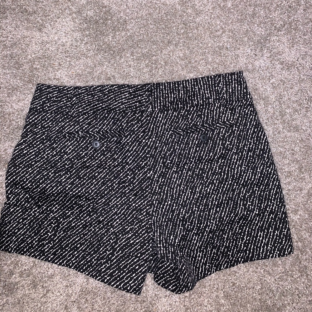 7th Avenue NY & Company Black & White shorts sz 10 - Picture 6 of 7